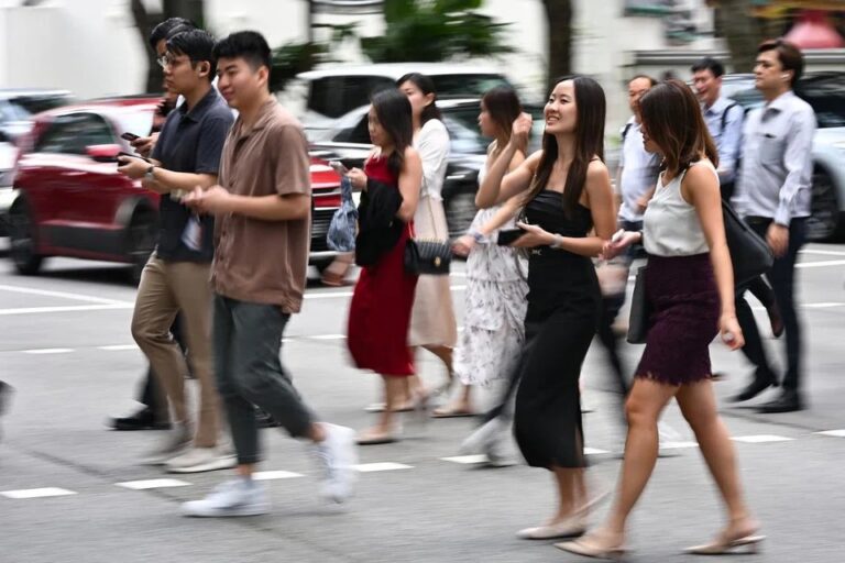 【シンガポール】「AIバイリンガルになれ」。10万人育成計画と新街区Kampong AIが示す都市国家の戦略