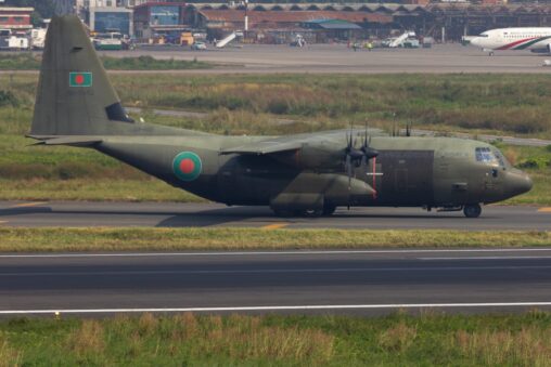 【インド】GPS偽信号が8つの主要空港を誤誘導——航空インフラを狙うサイバー攻撃の構造（Photo by Saim Munib on Unsplash）