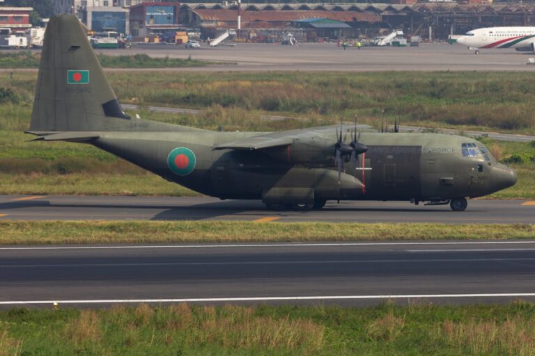 【インド】GPS偽信号が8つの主要空港を誤誘導。航空インフラを狙うサイバー攻撃の構造