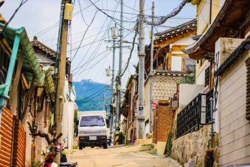 【韓国】K-popの次は「K-神話」——クラフトン・ネクソンが韓国古典を世界観の核に据えた理由（Photo by Ji Yong Won on Unsplash）