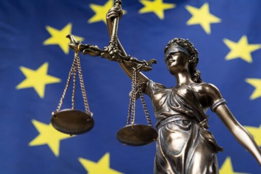 【EU】ChatGPTを「超大型検索エンジン」に格下げ規制——EUが選んだAI監督の最短ルート
