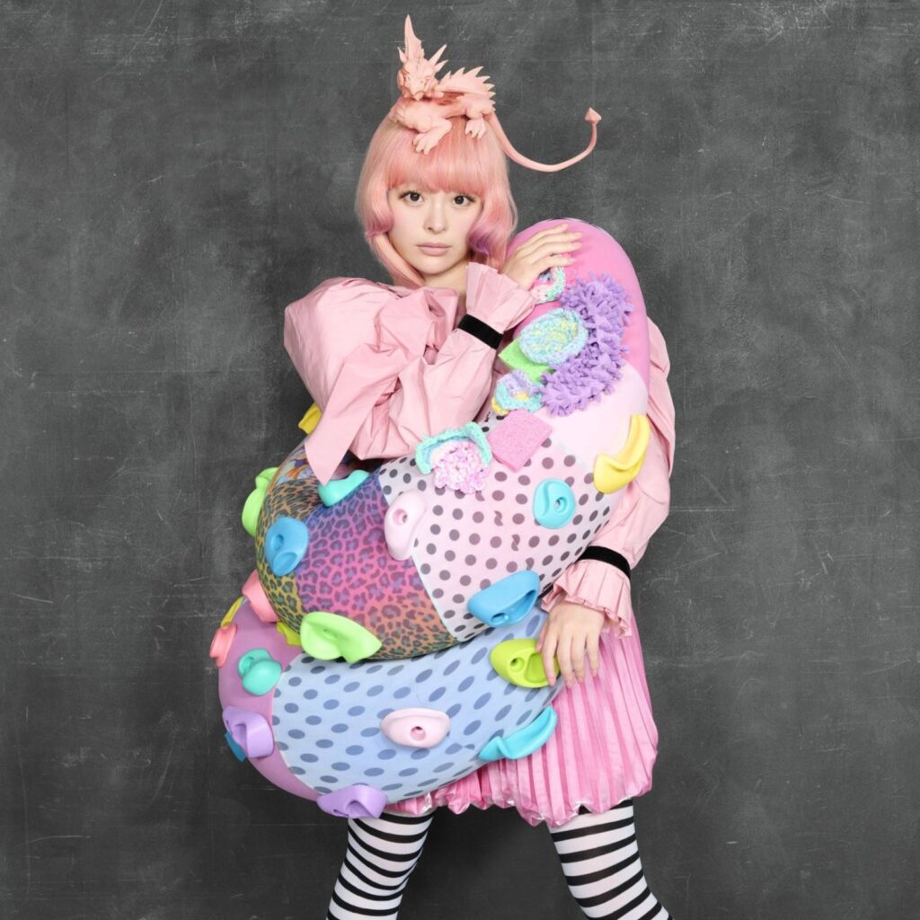 【フランス】きゃりーぱみゅぱみゅ、パリJapan Expoに14年ぶり出演。25周年で来場25万人規模のステージへ