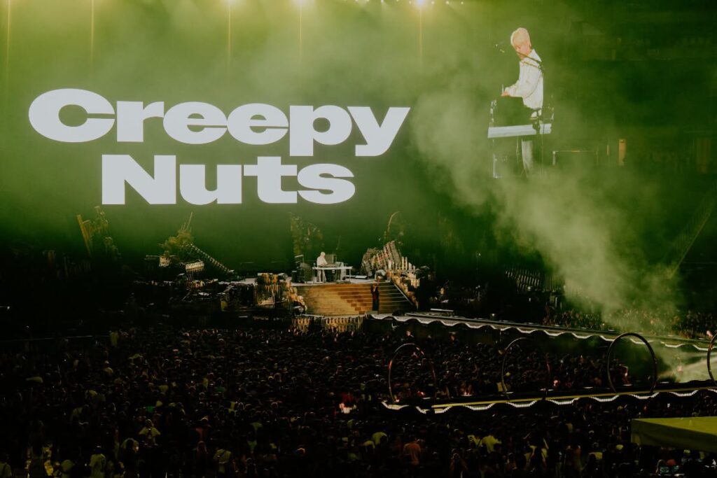 Creepy Nuts、ザ・ウィークエンドのシンガポール2公演で前座。締めはダンダダンOP「オトノケ」